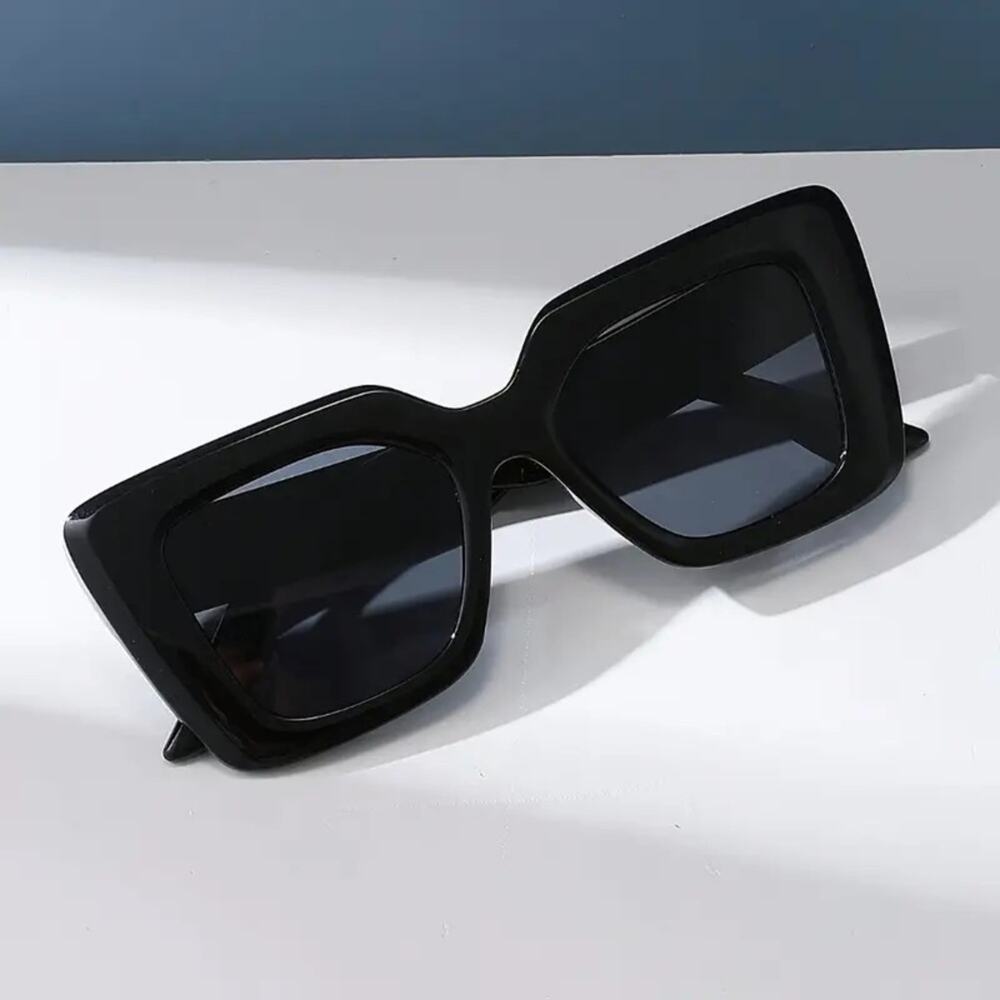 NEW NORDSTROM Black Solid $78 Chunky Oversized Plastic Sunglasses Sunnies Y2K - Picture 14 of 14